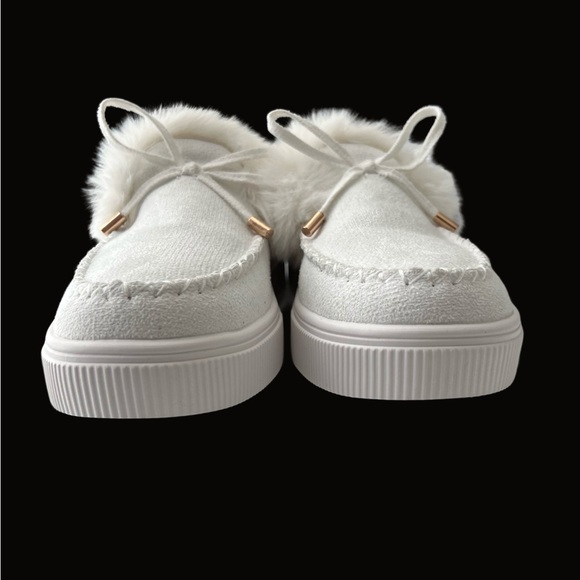 SHEIN White Winter Platform Slide On Shoes (New and Unused) - Picture 5 of 15